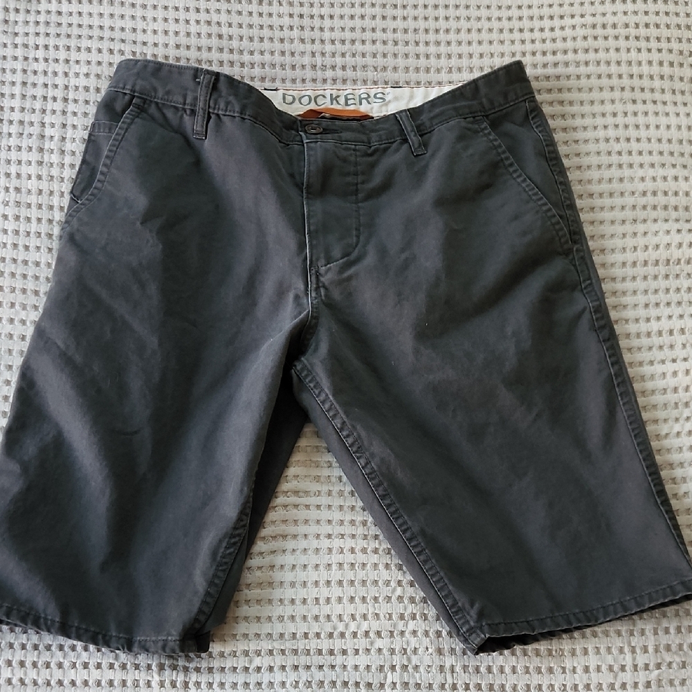 Dockers Men's Gray Shorts